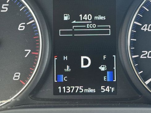 Used 2016 Mitsubishi Outlander SE image 16