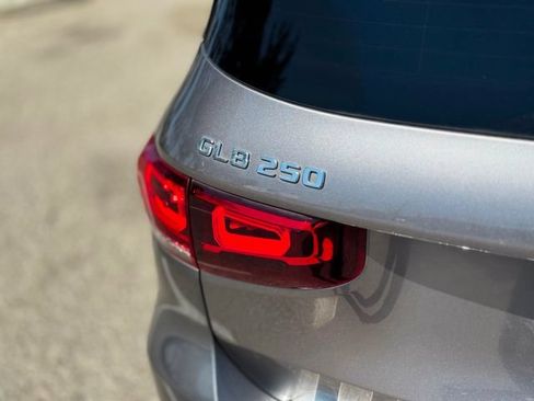 Used 2021 Mercedes-Benz GLB 250 image 12