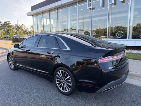 Used 2018 Lincoln MKZ Premiere FWD image 3