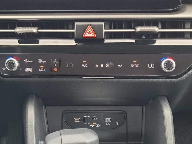 New 2026 Kia Sportage EX FWD image 17