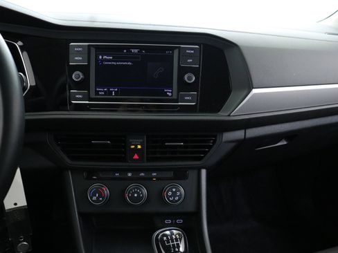 Used 2022 Volkswagen Jetta S image 19