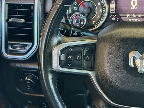 Used 2022 RAM 1500 Big Horn AWD/4WD image 32