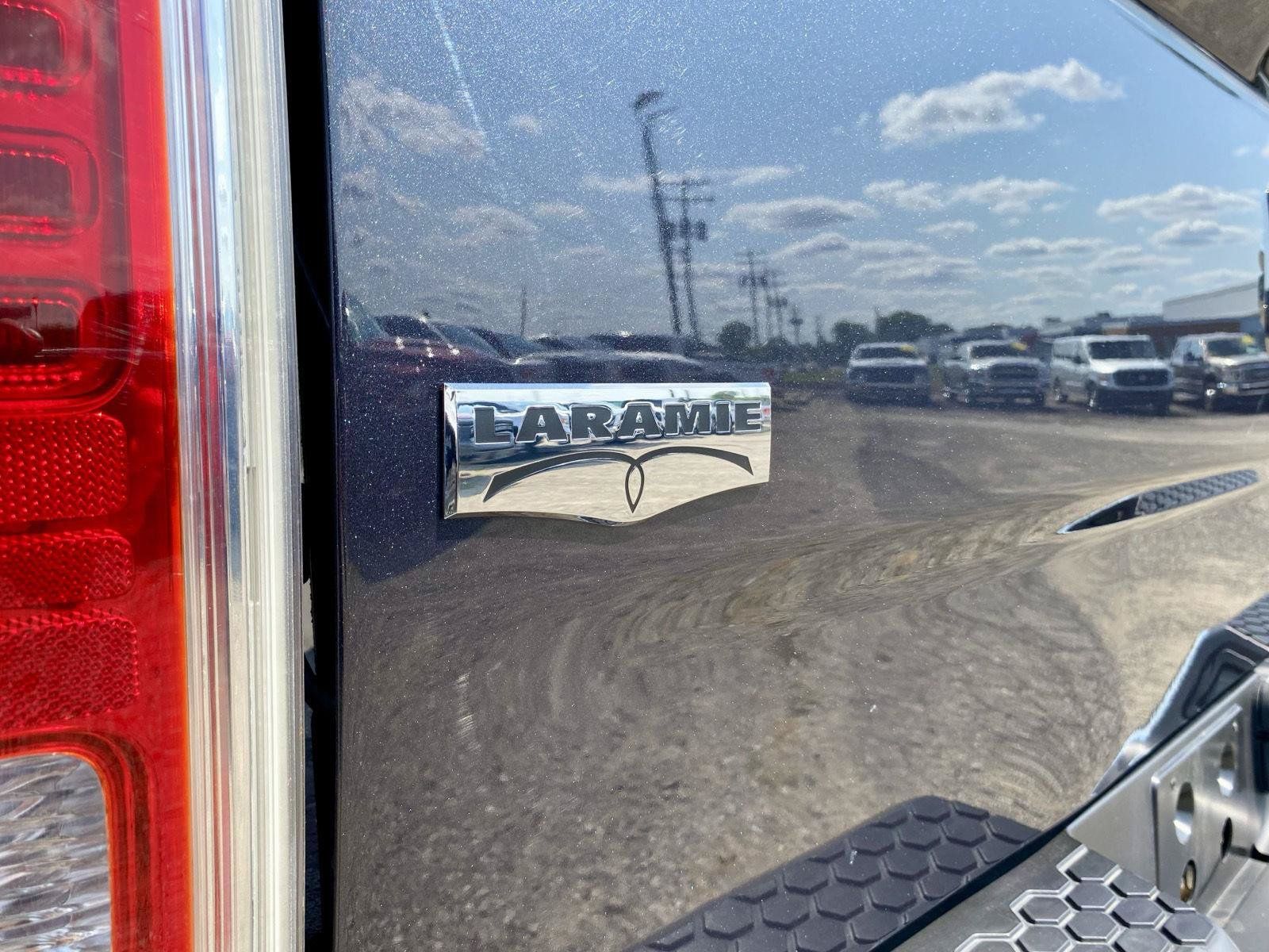 Used 2015 RAM 2500 Laramie w/ Convenience Group AWD/4WD image 32