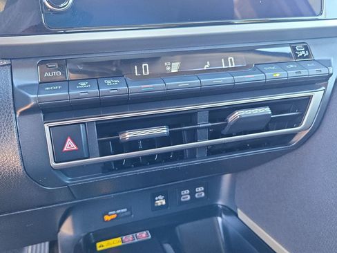 Used 2025 Toyota Camry LE image 20