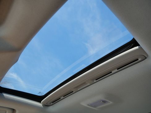 Used 2017 Chevrolet Trax Premier w/ Driver Confidence II Package image 34