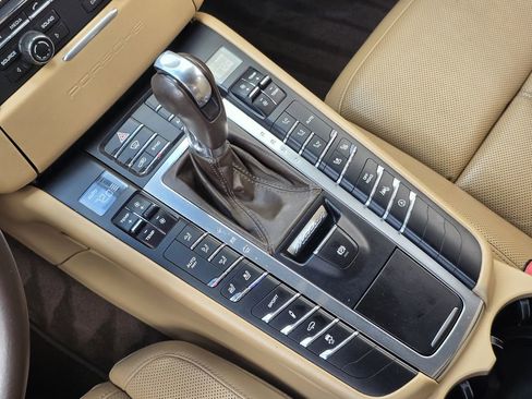 Used 2016 Porsche Macan Turbo image 16