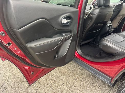 Used 2015 Jeep Cherokee Limited AWD/4WD image 9