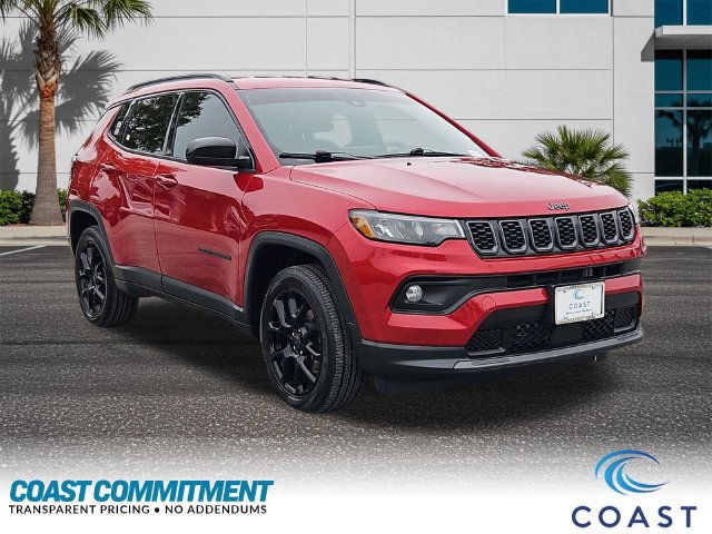 Used 2025 Jeep Compass Latitude w/ Altitude Special Edition AWD/4WD image 3
