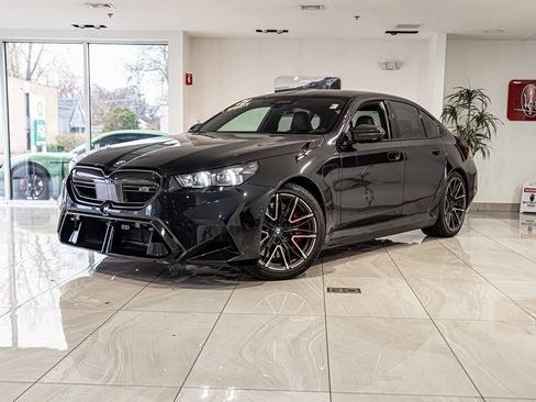 Used 2025 BMW M5 w/ Carbon Package image 1
