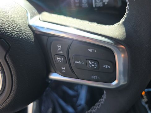 Used 2025 Jeep Wrangler Sahara w/ Safety Group image 31