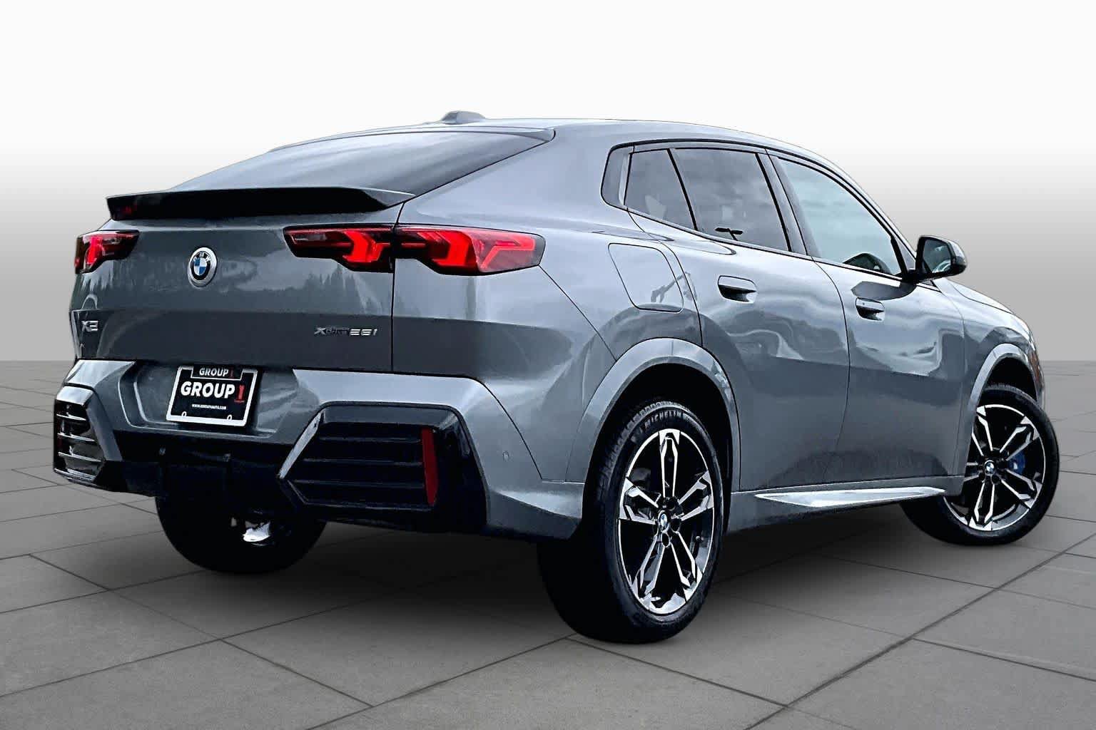 Used 2026 BMW X2 xDrive28i AWD/4WD image 12