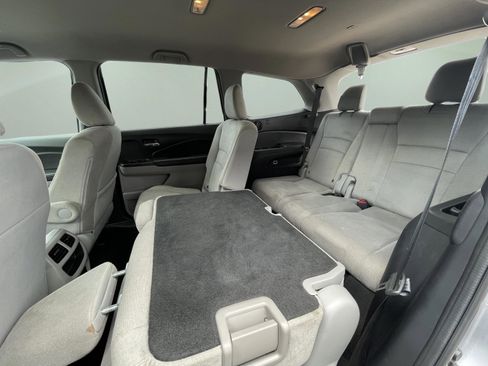 Used 2018 Honda Pilot LX image 16