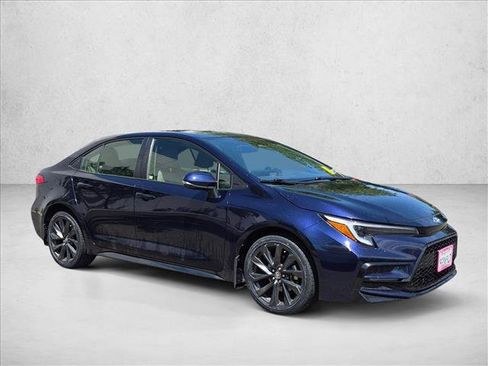 Used 2023 Toyota Corolla SE FWD image 3