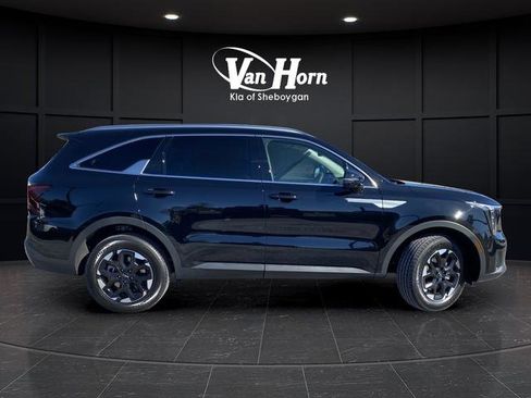 New 2026 Kia Sorento S image 2