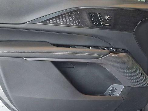 New 2026 Cadillac Lyriq V AWD/4WD image 10