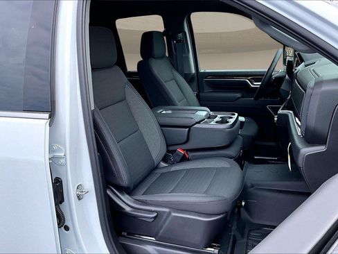 New 2026 GMC Sierra 2500 SLE w/ SLE Value Package; AWD/4WD image 12
