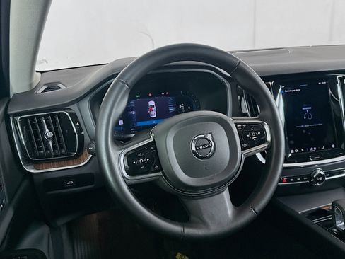 Used 2024 Volvo S60 B5 Plus image 18