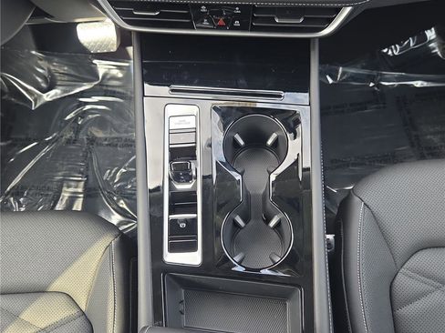 New 2026 Volkswagen Atlas SE image 14