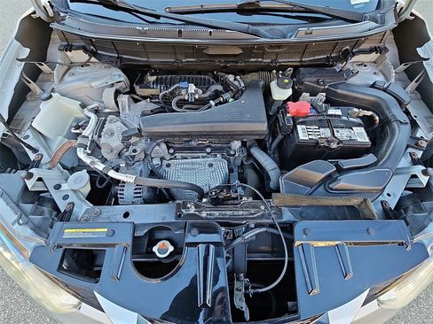 Used 2015 Nissan Rogue SV w/ SV Premium Package image 30