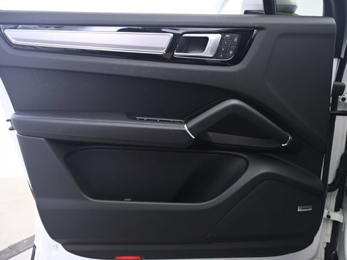 Certified 2023 Porsche Cayenne AWD/4WD image 26