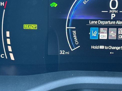Certified 2026 Toyota Camry Hybrid FWD image 24