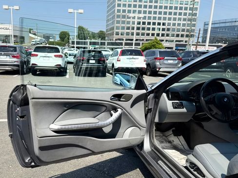 Used 2004 BMW 330Ci Convertible RWD image 2