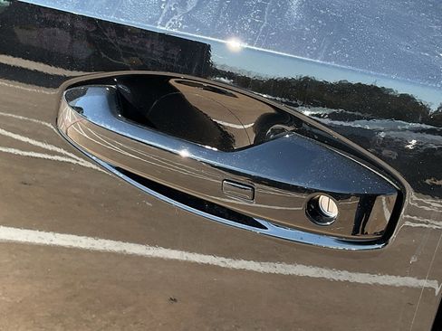 New 2026 Nissan Kicks SV image 9