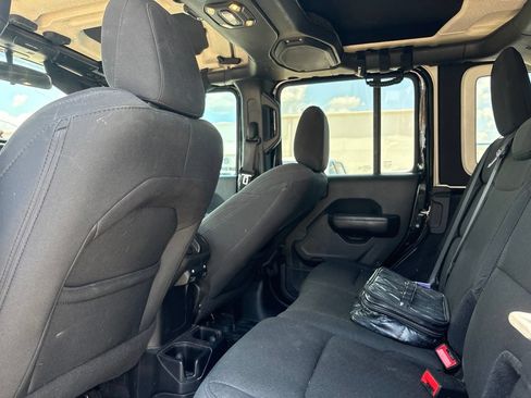 Used 2019 Jeep Wrangler Unlimited Sport AWD/4WD image 6