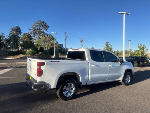 Used 2021 Chevrolet Silverado 1500 LT AWD/4WD image 3