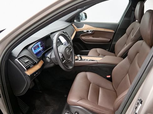 Certified 2023 Volvo XC90 T8 Plus w/ Protection Package AWD/4WD image 17