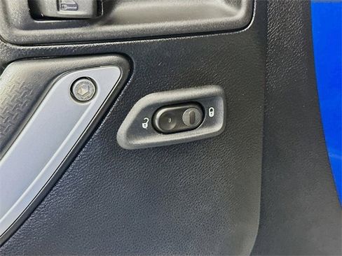 Used 2016 Jeep Wrangler Unlimited Sahara image 15