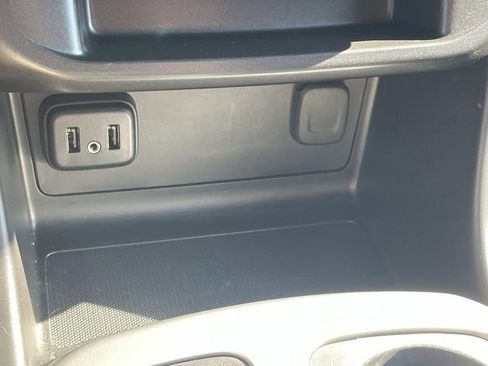 Used 2022 Chevrolet Colorado LT w/ LT Convenience Package image 19