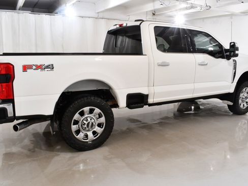 Used 2023 Ford F250 Lariat w/ Chrome Package image 11