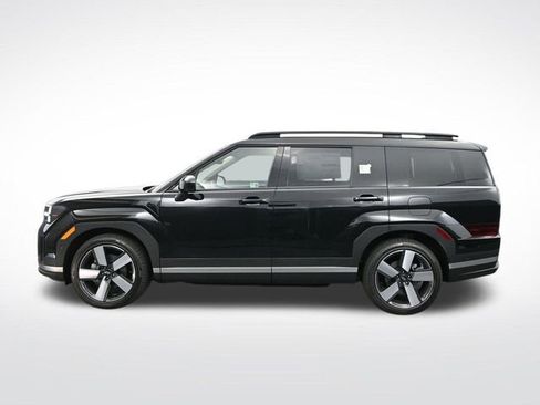 Used 2025 Hyundai Santa Fe Limited FWD image 4