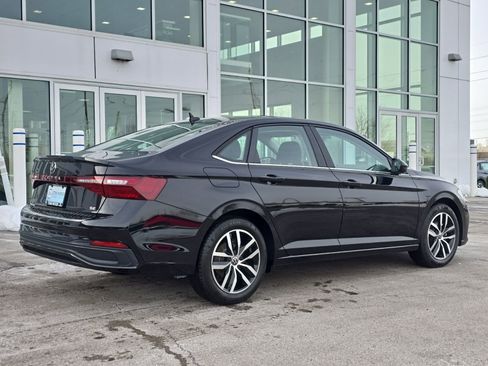 New 2026 Volkswagen Jetta SE image 9