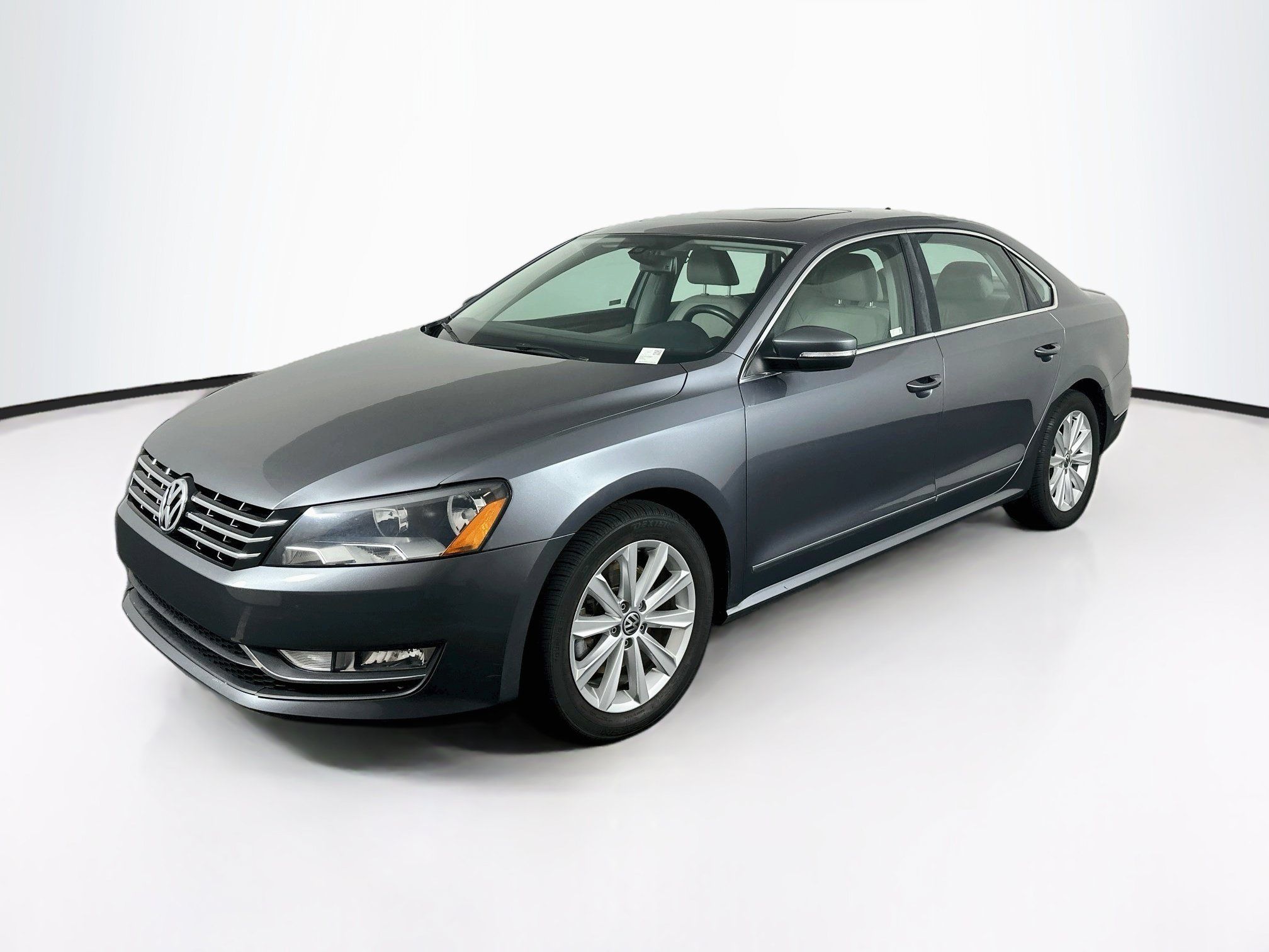 Used 2012 Volkswagen Passat 2.5 SEL Premium FWD image 3