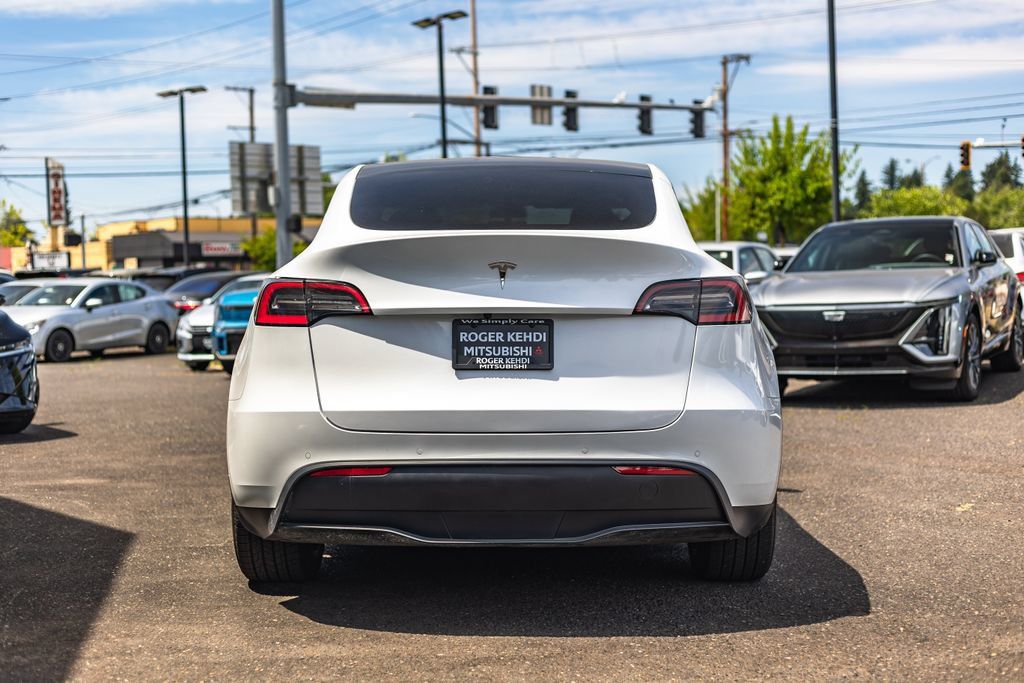Used 2021 Tesla Model Y Long Range AWD/4WD image 8