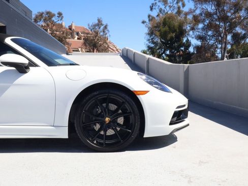 Certified 2022 Porsche 718 Boxster w/ Premium Package RWD image 12
