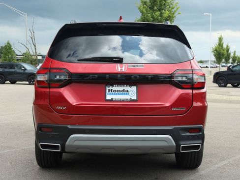 New 2025 Honda Pilot Touring image 5