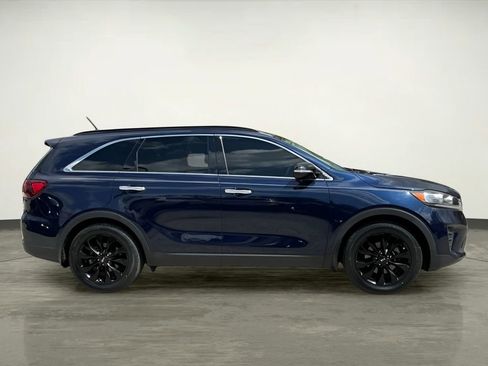 Used 2019 Kia Sorento S FWD image 8