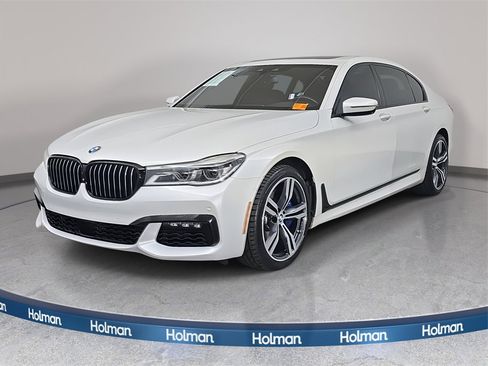 Used 2017 BMW 750i image 1