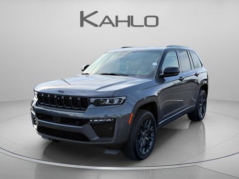 New 2026 Jeep Grand Cherokee Summit AWD/4WD image 1