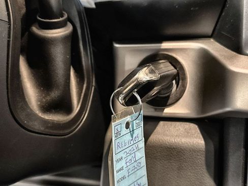 Used 2024 Ford F250 XLT image 23