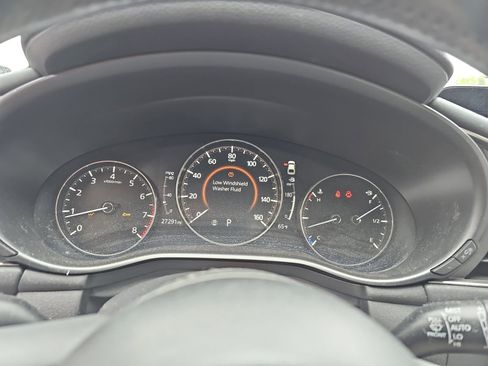 Used 2019 MAZDA MAZDA3 Hatchback w/ Preferred Package image 10