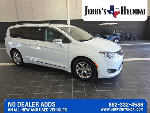 Used 2019 Chrysler Pacifica Limited FWD image 2