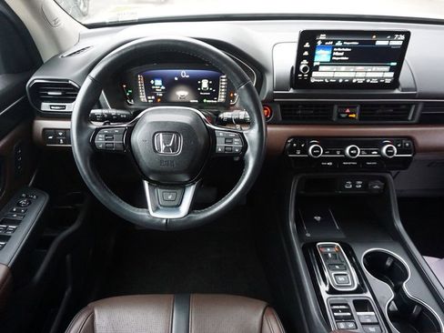 Used 2024 Honda Pilot Elite image 6