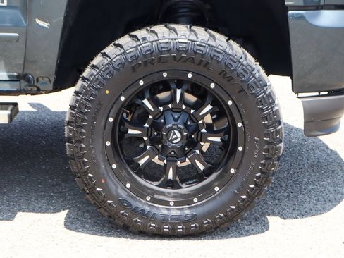 Used 2017 Chevrolet Silverado 1500 LT w/ All Star Edition AWD/4WD image 40