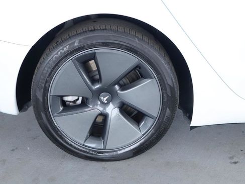 Used 2023 Tesla Model 3 Standard Range RWD image 5