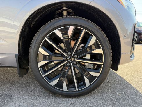 New 2026 Volvo XC60 B5 Ultra w/ Climate Package image 7