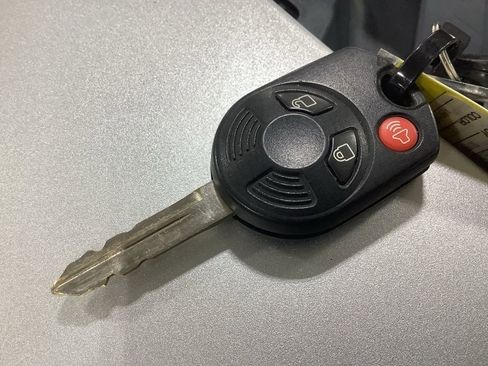 Used 2010 Ford Edge SEL image 21